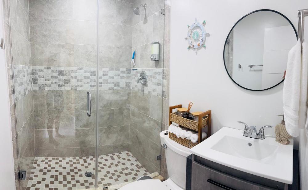 Cozy & Private Studio - Easy Access to PBI & I-95 - Free Wifi